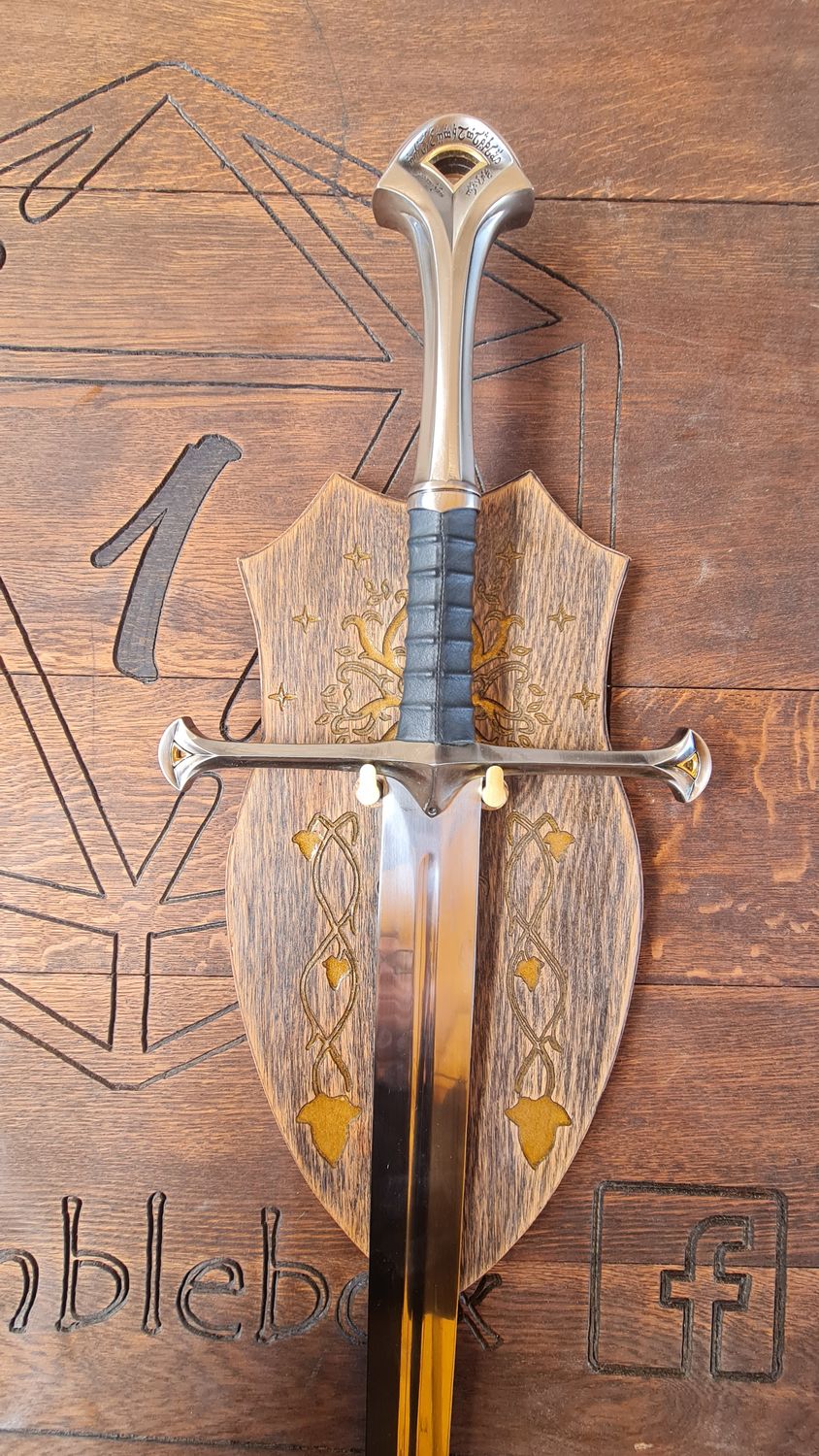 Trône pour armes