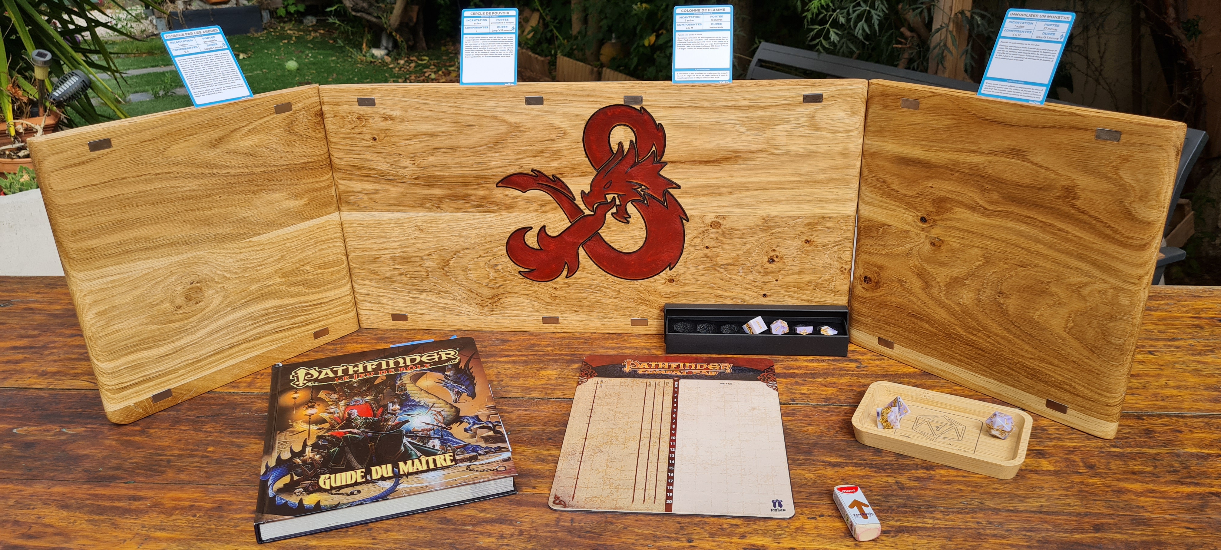 Écran de maître du jeu D&D en bois