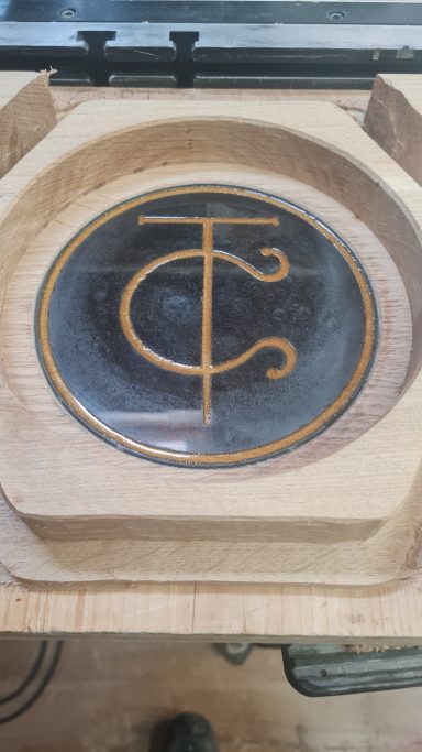 Piste à dès chêne massif finition résine & ciré